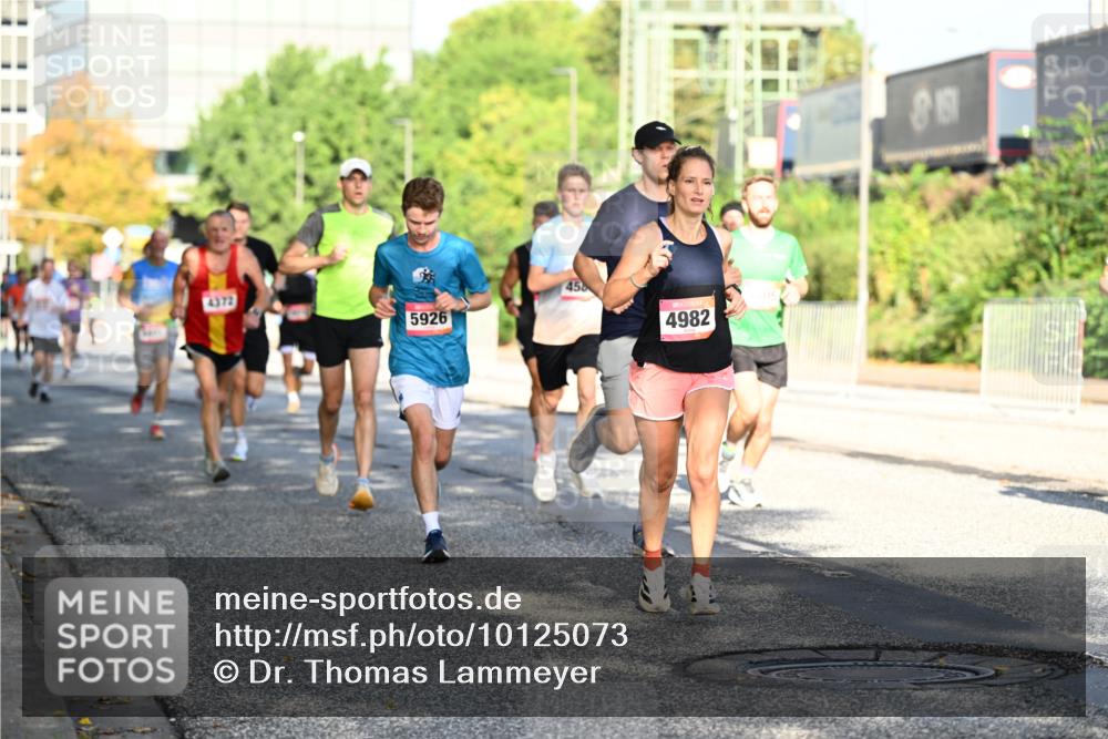 06.09.2026 - CURREX Alsterlauf Dr. Thomas Lammeyer http://msf.ph/oto/10125073 06.09.2026 09:42:42 Laufen 4372, 5926, 45, 4982, 815 meine-sportfotos.de