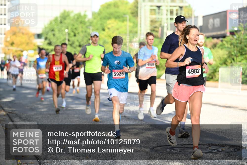 06.09.2026 - CURREX Alsterlauf Dr. Thomas Lammeyer http://msf.ph/oto/10125079 06.09.2026 09:42:43 Laufen 4332, 5926, 4586, 4982 meine-sportfotos.de