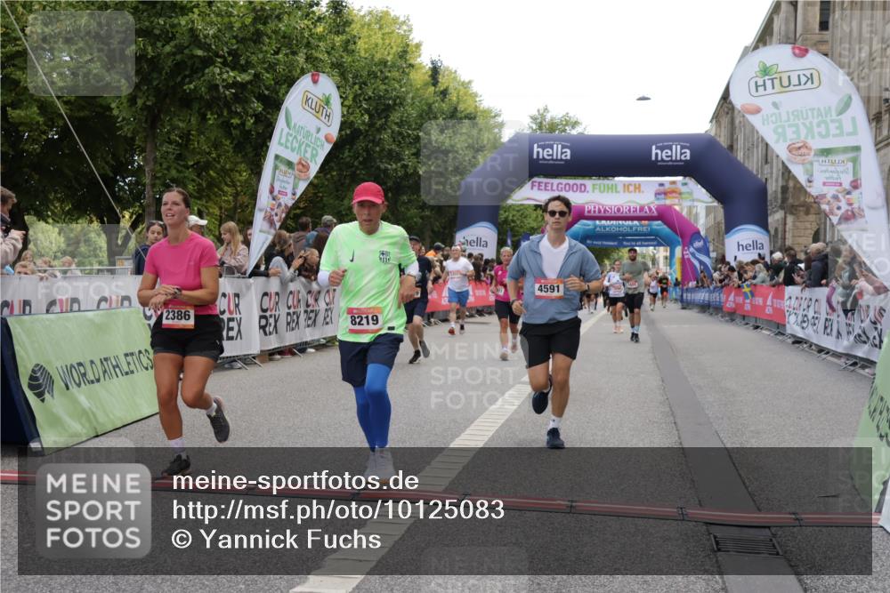 06.09.2026 - CURREX Alsterlauf Yannick Fuchs http://msf.ph/oto/10125083 06.09.2026 10:03:45 Ziel 2386, 2429, 2448, 2501, 2629, 2630, 2869, 3059, 4132, 4591, 4606, 5737, 5911, 8203, 8219, 8263, 8315, 8323 meine-sportfotos.de