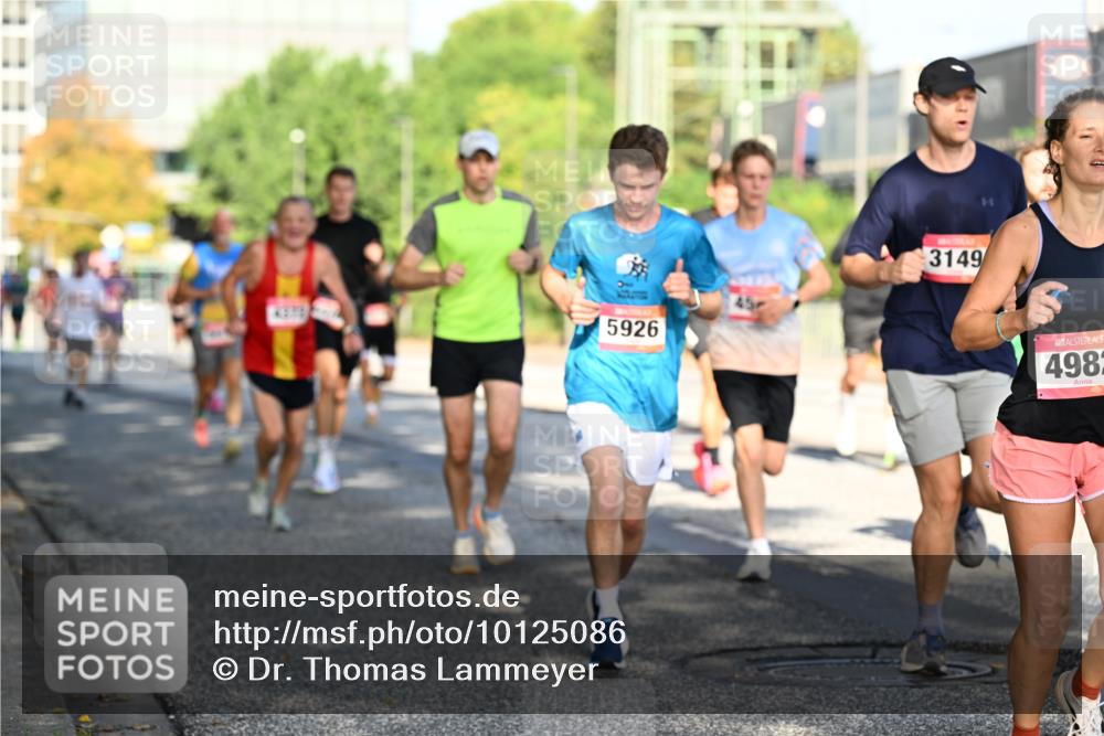 06.09.2026 - CURREX Alsterlauf Dr. Thomas Lammeyer http://msf.ph/oto/10125086 06.09.2026 09:42:44 Laufen 5926, 3149, 4982 meine-sportfotos.de