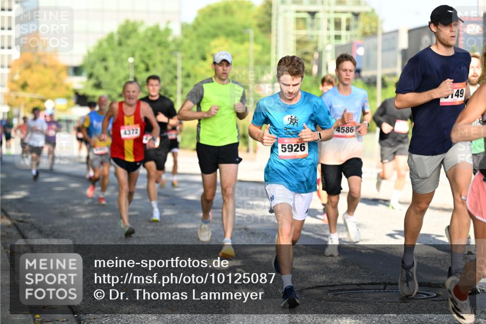 06.09.2026 - CURREX Alsterlauf Dr. Thomas Lammeyer http://msf.ph/oto/10125087 06.09.2026 09:42:44 Laufen 4372, 5926, 4586, 149 meine-sportfotos.de