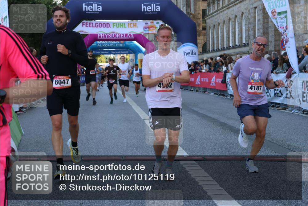 06.09.2026 - CURREX Alsterlauf Strokosch-Dieckow http://msf.ph/oto/10125119 06.09.2026 09:44:27 Ziel 2186, 2894, 3355, 3564, 3717, 4187, 4203, 4669, 4862, 5271, 5443, 5477, 5626, 5710, 5974, 6047, 6366, 6484, 6485, 6486 meine-sportfotos.de