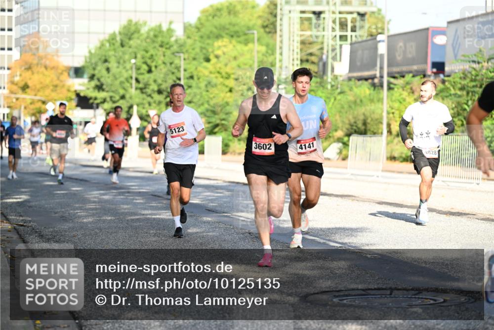 06.09.2026 - CURREX Alsterlauf Dr. Thomas Lammeyer http://msf.ph/oto/10125135 06.09.2026 09:42:49 Laufen 5123, 3602, 4141, 4828 meine-sportfotos.de