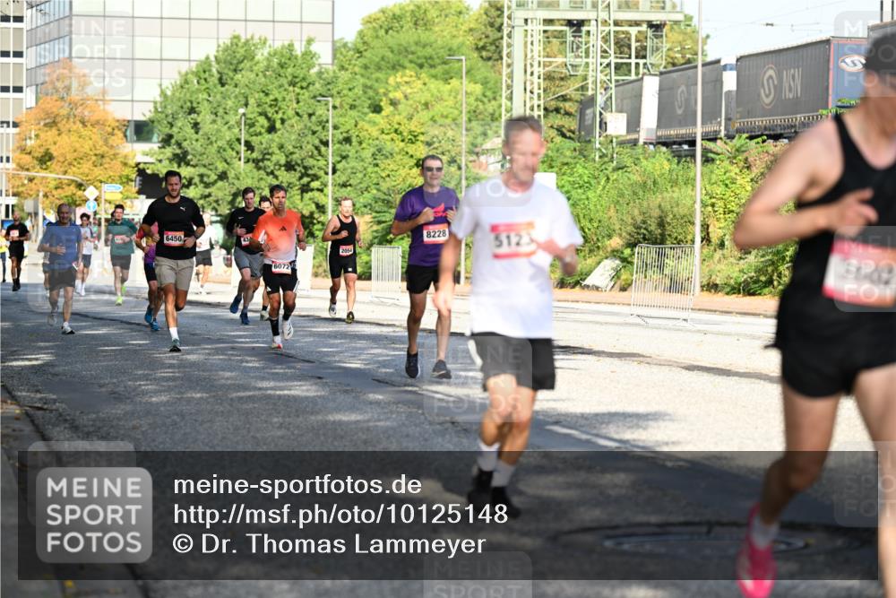 06.09.2026 - CURREX Alsterlauf Dr. Thomas Lammeyer http://msf.ph/oto/10125148 06.09.2026 09:42:51 Laufen 6450, 43, 6072, 2054, 8228, 5123, 3602 meine-sportfotos.de