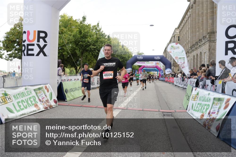 06.09.2026 - CURREX Alsterlauf Yannick Fuchs http://msf.ph/oto/10125152 06.09.2026 10:03:47 Ziel 2386, 2429, 2629, 2630, 3059, 3094, 3405, 4132, 4591, 4606, 5737, 5911, 8203, 8219, 8315 meine-sportfotos.de