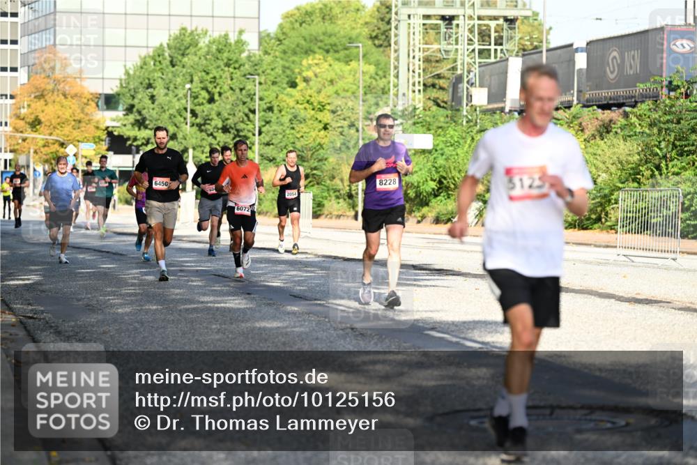 06.09.2026 - CURREX Alsterlauf Dr. Thomas Lammeyer http://msf.ph/oto/10125156 06.09.2026 09:42:52 Laufen 6450, 6072, 2054, 8228, 3125 meine-sportfotos.de