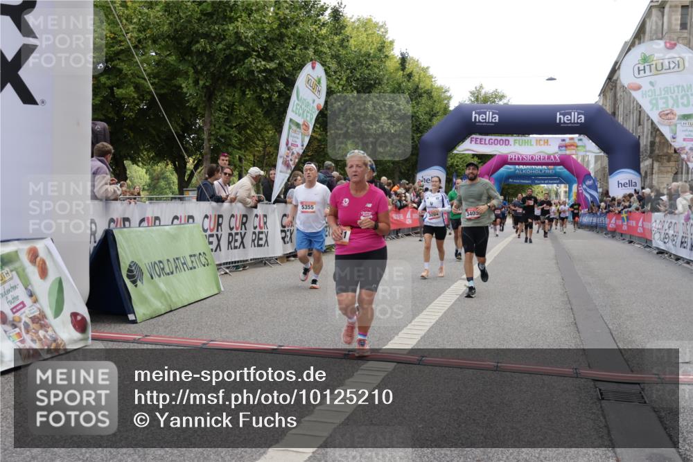 06.09.2026 - CURREX Alsterlauf Yannick Fuchs http://msf.ph/oto/10125210 06.09.2026 10:03:49 Ziel 2386, 2429, 3059, 3094, 3405, 3766, 4132, 4591, 4606, 5911, 6247, 8203, 8219 meine-sportfotos.de