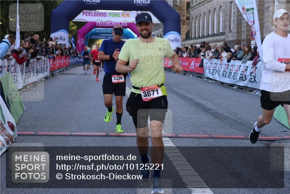 06.09.2026 - CURREX Alsterlauf Strokosch-Dieckow http://msf.ph/oto/10125221 06.09.2026 09:44:45 Ziel 2442, 3226, 3445, 3671, 3802, 3803, 4039, 5286, 5529, 6201, 8224, 8264 meine-sportfotos.de