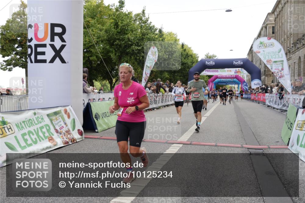 06.09.2026 - CURREX Alsterlauf Yannick Fuchs http://msf.ph/oto/10125234 06.09.2026 10:03:50 Ziel 2386, 2429, 3059, 3094, 3405, 3651, 3766, 4132, 4591, 4606, 5468, 5911, 6247, 8203, 8219 meine-sportfotos.de