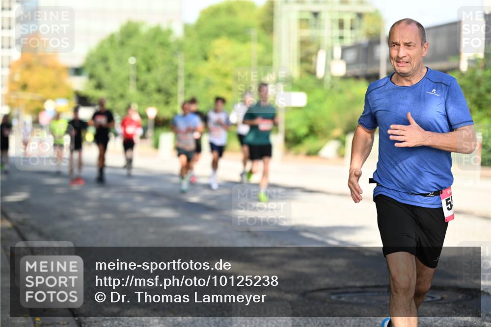 06.09.2026 - CURREX Alsterlauf Dr. Thomas Lammeyer http://msf.ph/oto/10125238 06.09.2026 09:43:00 Laufen 5 meine-sportfotos.de