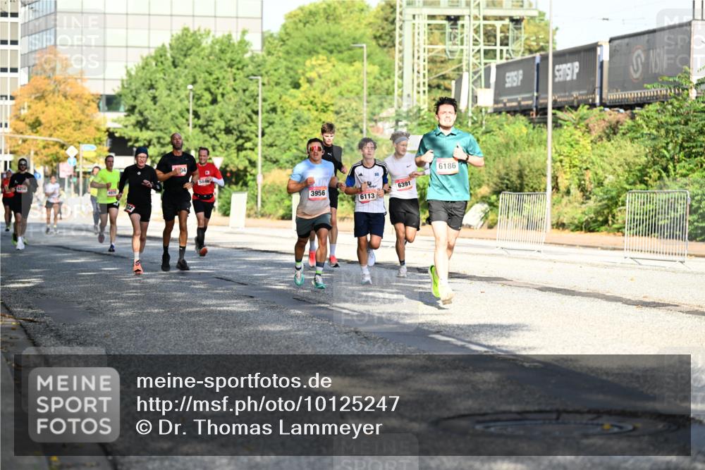 06.09.2026 - CURREX Alsterlauf Dr. Thomas Lammeyer http://msf.ph/oto/10125247 06.09.2026 09:43:01 Laufen 6256, 04, 5846, 3956, 6113, 10, 6391, 6186 meine-sportfotos.de