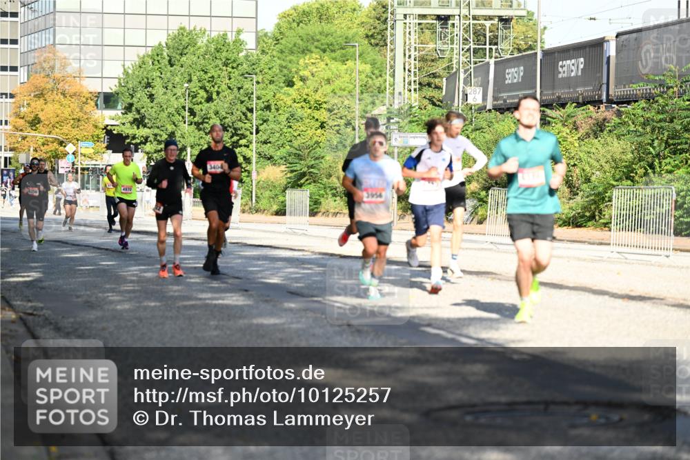 06.09.2026 - CURREX Alsterlauf Dr. Thomas Lammeyer http://msf.ph/oto/10125257 06.09.2026 09:43:02 Laufen 4970, 3404, 3956, 287 meine-sportfotos.de