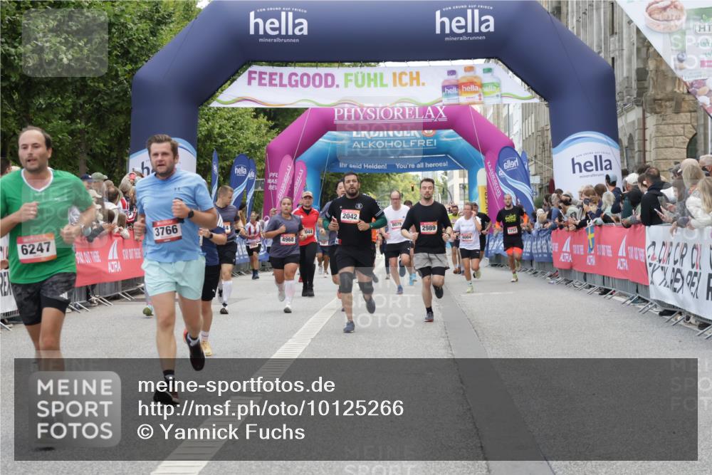 06.09.2026 - CURREX Alsterlauf Yannick Fuchs http://msf.ph/oto/10125266 06.09.2026 10:03:51 Ziel 2386, 3059, 3094, 3405, 3651, 3766, 4132, 4591, 4606, 5468, 5911, 6247, 8219 meine-sportfotos.de