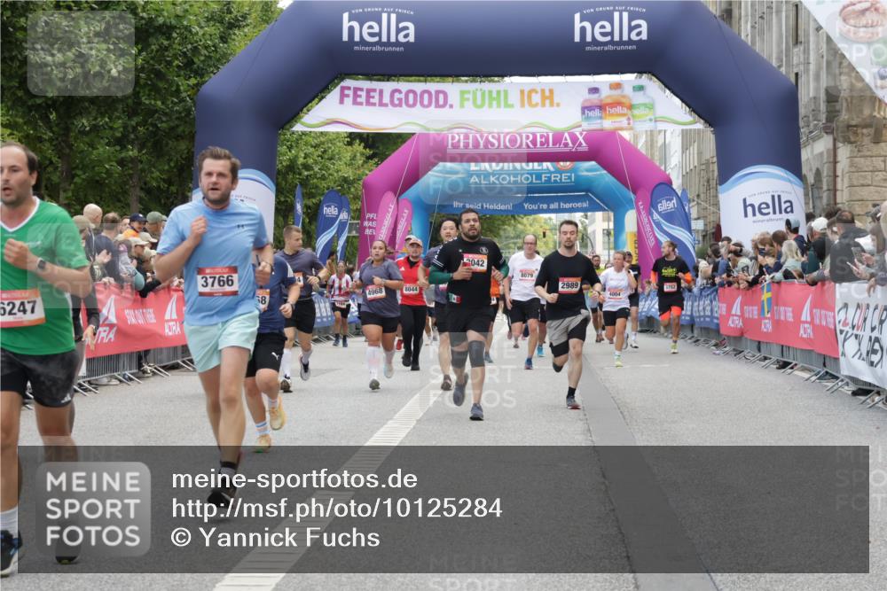 06.09.2026 - CURREX Alsterlauf Yannick Fuchs http://msf.ph/oto/10125284 06.09.2026 10:03:52 Ziel 2042, 2386, 2989, 3059, 3094, 3405, 3651, 3766, 4132, 4591, 4606, 4972, 5468, 5911, 6247, 8219 meine-sportfotos.de