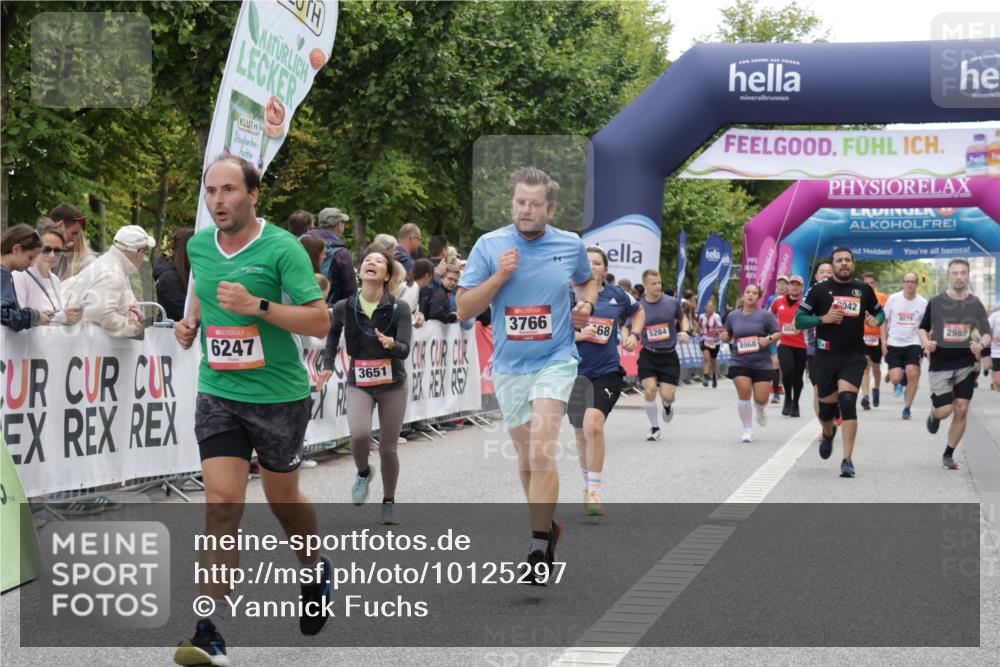 06.09.2026 - CURREX Alsterlauf Yannick Fuchs http://msf.ph/oto/10125297 06.09.2026 10:03:52 Ziel 2042, 2386, 2989, 3059, 3094, 3405, 3651, 3766, 4132, 4591, 4606, 4972, 5468, 5911, 6247, 8219 meine-sportfotos.de