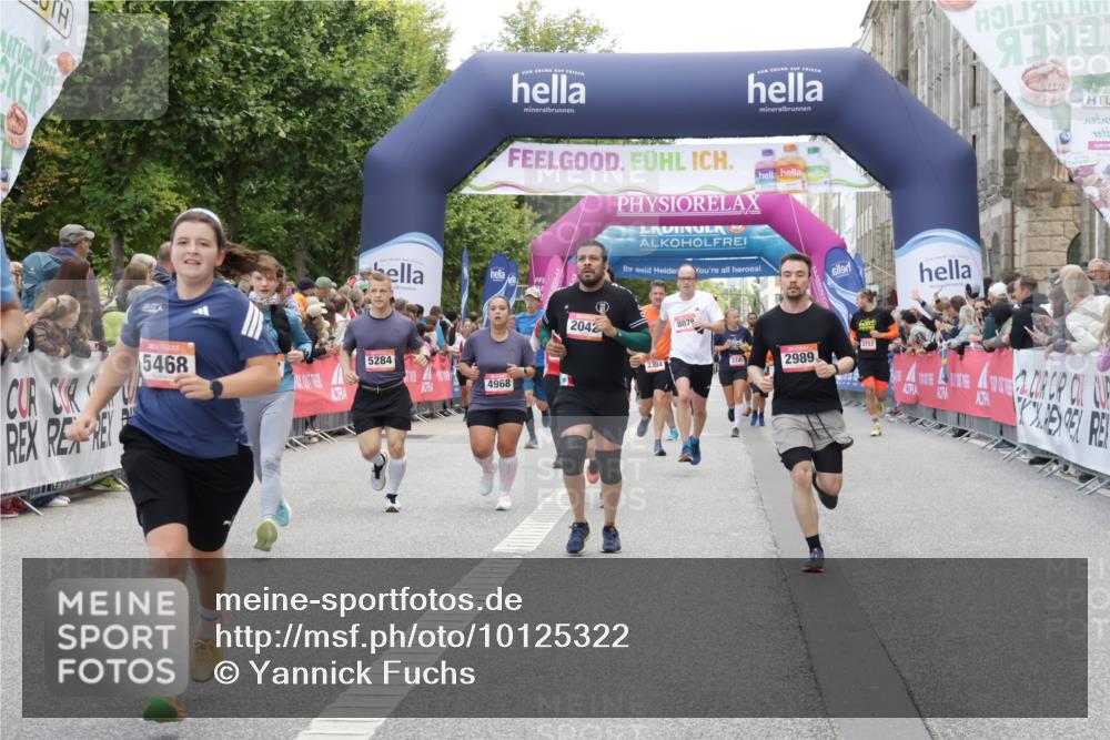 06.09.2026 - CURREX Alsterlauf Yannick Fuchs http://msf.ph/oto/10125322 06.09.2026 10:03:54 Ziel 2042, 2989, 3059, 3094, 3405, 3651, 3766, 4132, 4606, 4968, 4972, 4979, 5284, 5468, 5911, 6247, 8079 meine-sportfotos.de