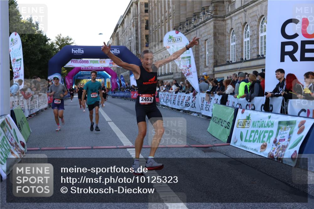 06.09.2026 - CURREX Alsterlauf Strokosch-Dieckow http://msf.ph/oto/10125323 06.09.2026 09:44:55 Ziel 2452, 2610, 3802, 3803, 4011, 4039, 4128, 5286, 5837, 6243 meine-sportfotos.de