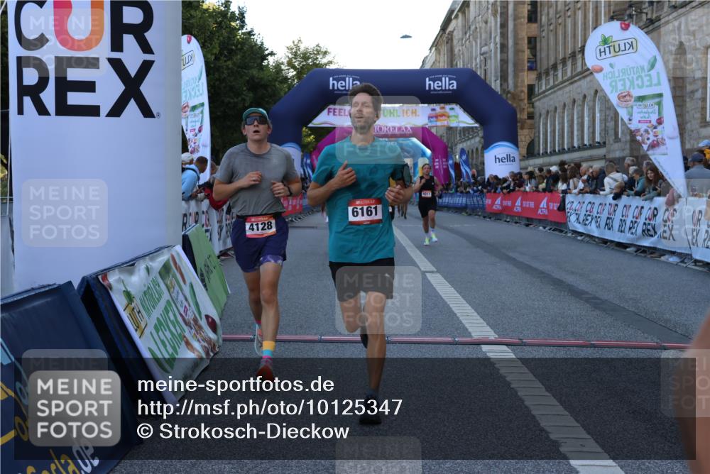 06.09.2026 - CURREX Alsterlauf Strokosch-Dieckow http://msf.ph/oto/10125347 06.09.2026 09:44:56 Ziel 2452, 2610, 3802, 3803, 4011, 4128, 5286, 5837, 6243 meine-sportfotos.de