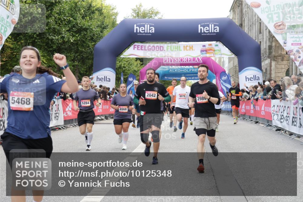 06.09.2026 - CURREX Alsterlauf Yannick Fuchs http://msf.ph/oto/10125348 06.09.2026 10:03:55 Ziel 2042, 2989, 3059, 3094, 3378, 3405, 3651, 3766, 4004, 4132, 4968, 4972, 4979, 5284, 5468, 5911, 6247, 8044, 8079 meine-sportfotos.de