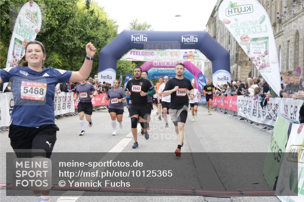 06.09.2026 - CURREX Alsterlauf Yannick Fuchs http://msf.ph/oto/10125365 06.09.2026 10:03:55 Ziel 2042, 2989, 3059, 3094, 3378, 3405, 3651, 3766, 4004, 4132, 4968, 4972, 4979, 5284, 5468, 5911, 6247, 8044, 8079 meine-sportfotos.de