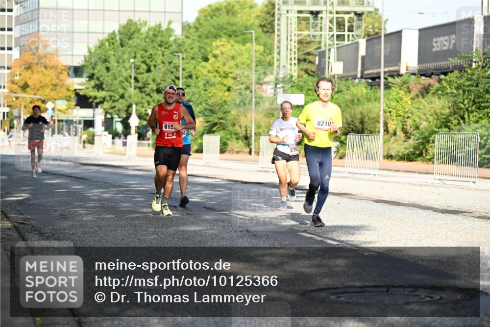 06.09.2026 - CURREX Alsterlauf Dr. Thomas Lammeyer http://msf.ph/oto/10125366 06.09.2026 09:43:12 Laufen 815, 06, 8210, 2703 meine-sportfotos.de