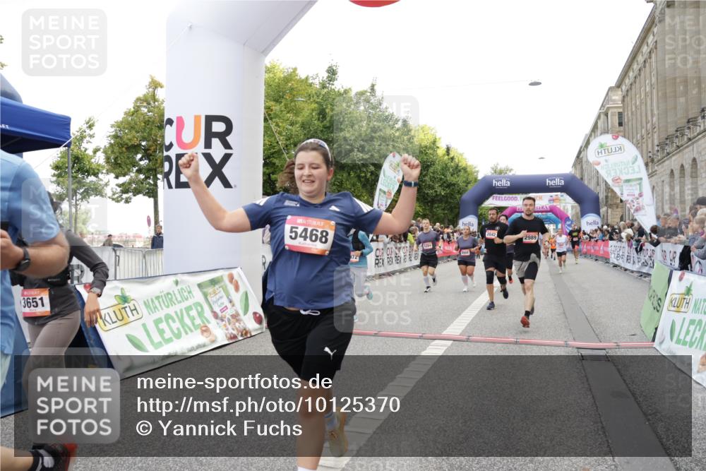 06.09.2026 - CURREX Alsterlauf Yannick Fuchs http://msf.ph/oto/10125370 06.09.2026 10:03:56 Ziel 2042, 2989, 3094, 3378, 3384, 3405, 3651, 3766, 4004, 4132, 4672, 4968, 4972, 4979, 5284, 5468, 5911, 6247, 8044, 8079 meine-sportfotos.de