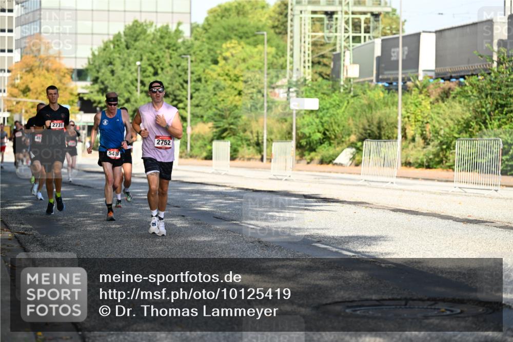 06.09.2026 - CURREX Alsterlauf Dr. Thomas Lammeyer http://msf.ph/oto/10125419 06.09.2026 09:43:22 Laufen 452, 2731, 5419, 2752 meine-sportfotos.de