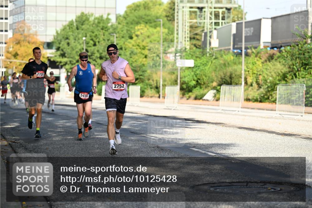06.09.2026 - CURREX Alsterlauf Dr. Thomas Lammeyer http://msf.ph/oto/10125428 06.09.2026 09:43:23 Laufen 2731, 5419, 2752 meine-sportfotos.de