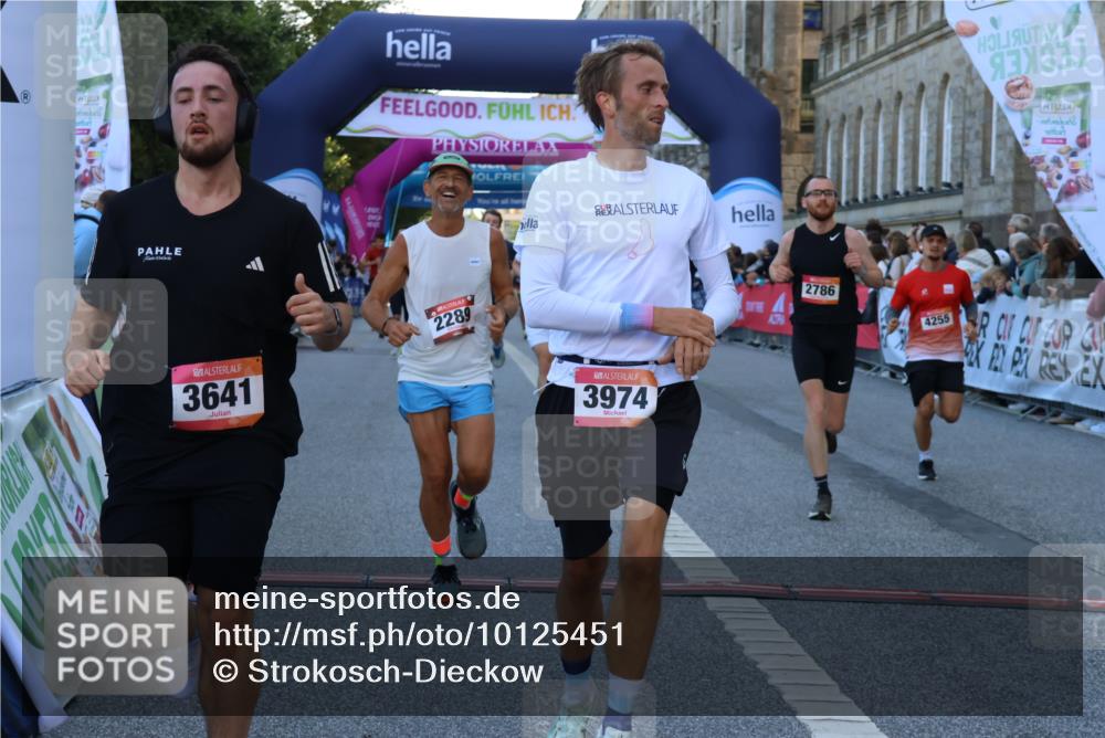 06.09.2026 - CURREX Alsterlauf Strokosch-Dieckow http://msf.ph/oto/10125451 06.09.2026 09:45:05 Ziel 2289, 2786, 3641, 3767, 3771, 3873, 3974, 4011, 4255, 5272, 5341, 5770, 5837, 6243, 6420 meine-sportfotos.de