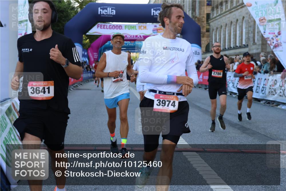 06.09.2026 - CURREX Alsterlauf Strokosch-Dieckow http://msf.ph/oto/10125460 06.09.2026 09:45:05 Ziel 2289, 2786, 3641, 3767, 3771, 3873, 3974, 4011, 4255, 5272, 5341, 5770, 5837, 6243, 6420 meine-sportfotos.de