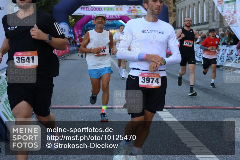 06.09.2026 - CURREX Alsterlauf Strokosch-Dieckow http://msf.ph/oto/10125470 06.09.2026 09:45:05 Ziel 2289, 2786, 3641, 3767, 3771, 3873, 3974, 4011, 4255, 5272, 5341, 5770, 5837, 6243, 6420 meine-sportfotos.de
