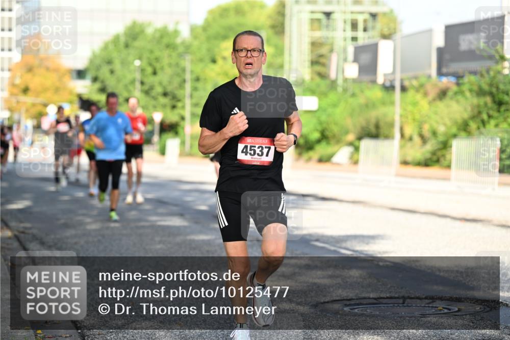 06.09.2026 - CURREX Alsterlauf Dr. Thomas Lammeyer http://msf.ph/oto/10125477 06.09.2026 09:43:28 Laufen 4537 meine-sportfotos.de