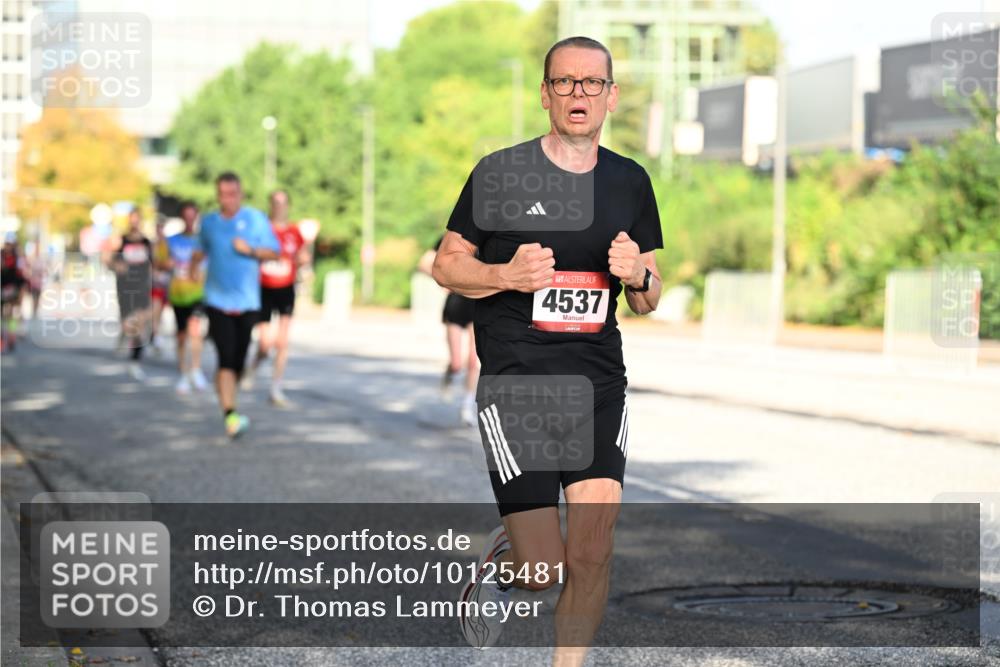 06.09.2026 - CURREX Alsterlauf Dr. Thomas Lammeyer http://msf.ph/oto/10125481 06.09.2026 09:43:28 Laufen 4537 meine-sportfotos.de