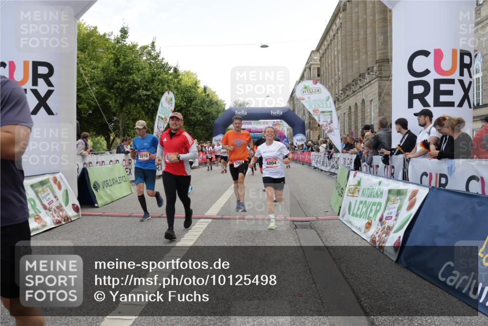 06.09.2026 - CURREX Alsterlauf Yannick Fuchs http://msf.ph/oto/10125498 06.09.2026 10:04:00 Ziel 2042, 2091, 2657, 2989, 3378, 3384, 3651, 3745, 3752, 3766, 4004, 4672, 4968, 4972, 4979, 5061, 5284, 5468, 6247, 8044, 8079 meine-sportfotos.de