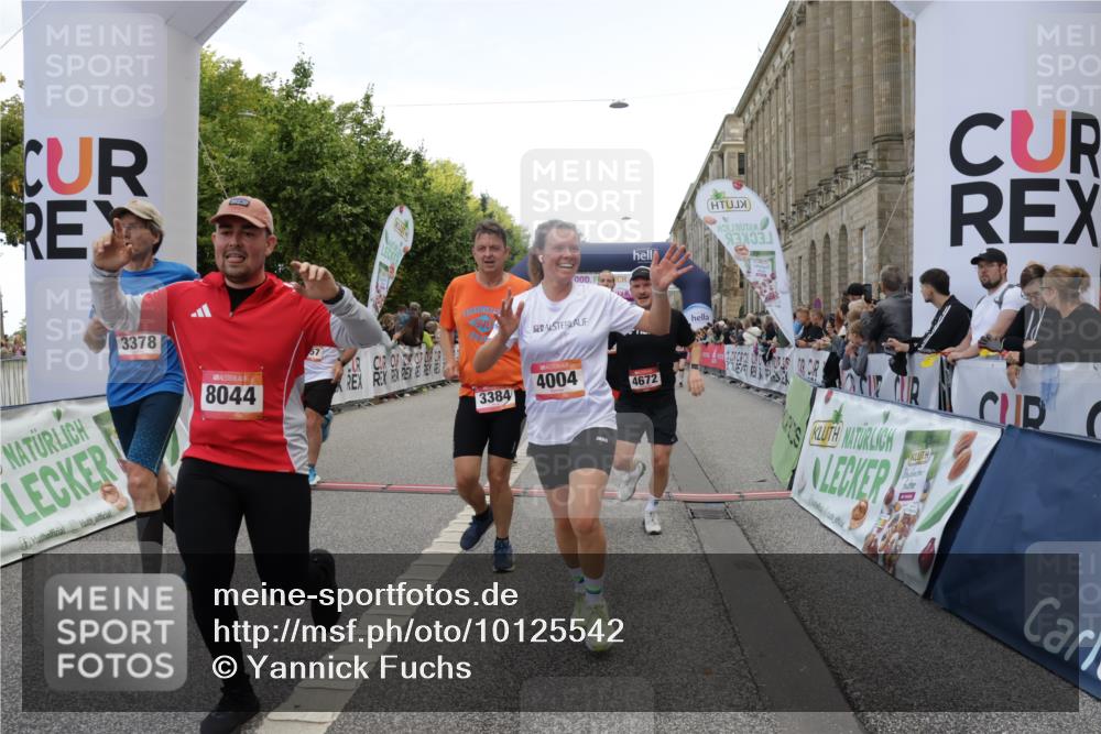 06.09.2026 - CURREX Alsterlauf Yannick Fuchs http://msf.ph/oto/10125542 06.09.2026 10:04:01 Ziel 2042, 2091, 2164, 2657, 2989, 3100, 3239, 3378, 3384, 3562, 3651, 3745, 3752, 3766, 4004, 4672, 4968, 4972, 4979, 5061, 5284, 5401, 5468, 6056, 8044, 8079 meine-sportfotos.de