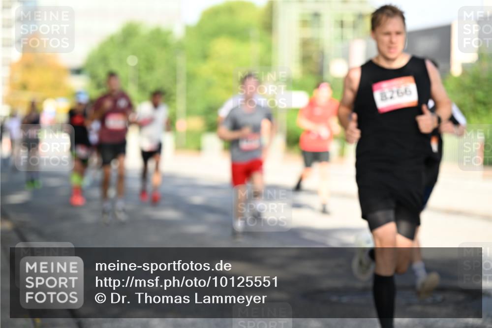 06.09.2026 - CURREX Alsterlauf Dr. Thomas Lammeyer http://msf.ph/oto/10125551 06.09.2026 09:43:35 Laufen 8266 meine-sportfotos.de