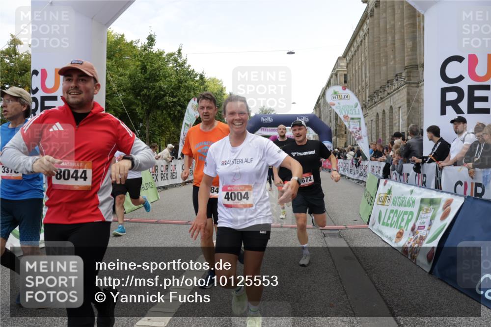 06.09.2026 - CURREX Alsterlauf Yannick Fuchs http://msf.ph/oto/10125553 06.09.2026 10:04:01 Ziel 2042, 2091, 2164, 2657, 2989, 3100, 3239, 3378, 3384, 3562, 3651, 3745, 3752, 3766, 4004, 4672, 4968, 4972, 4979, 5061, 5284, 5401, 5468, 6056, 8044, 8079 meine-sportfotos.de