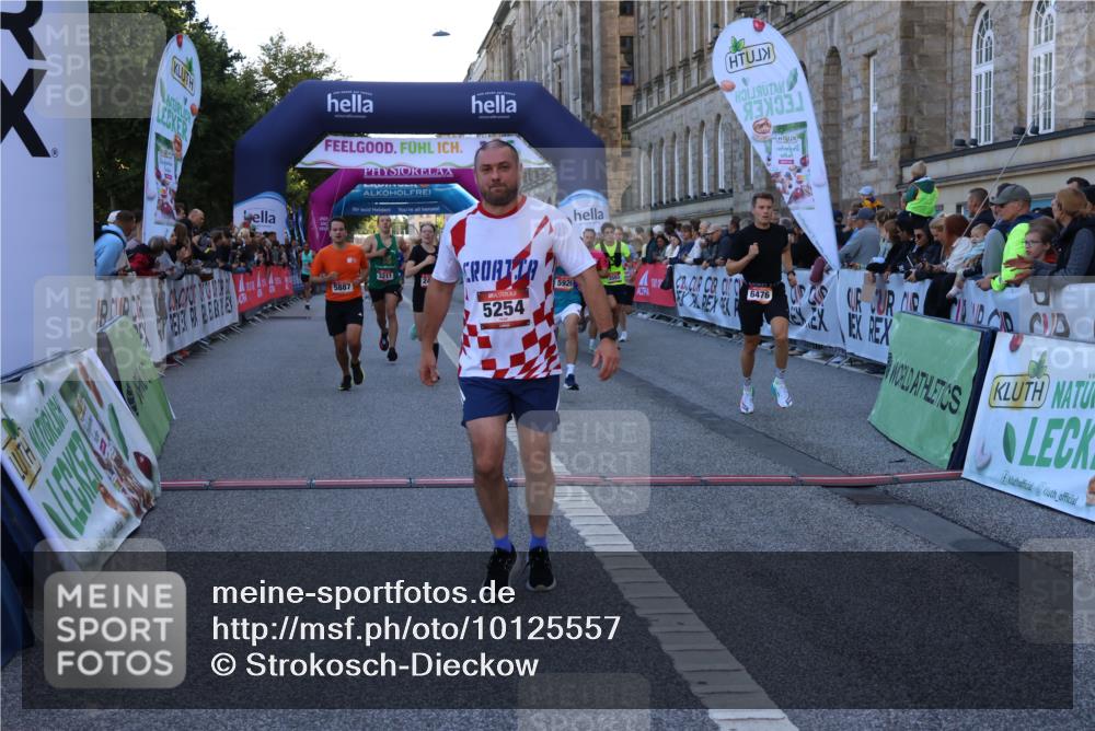 06.09.2026 - CURREX Alsterlauf Strokosch-Dieckow http://msf.ph/oto/10125557 06.09.2026 09:45:21 Ziel 2449, 2498, 3211, 3593, 4586, 4891, 5216, 5254, 5352, 5887, 5926, 6476, 8020, 8341 meine-sportfotos.de