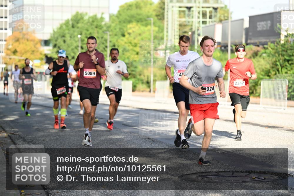 06.09.2026 - CURREX Alsterlauf Dr. Thomas Lammeyer http://msf.ph/oto/10125561 06.09.2026 09:43:36 Laufen 5089, 4, 224, 2342 meine-sportfotos.de