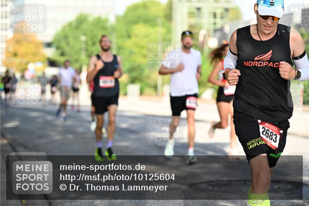 06.09.2026 - CURREX Alsterlauf Dr. Thomas Lammeyer http://msf.ph/oto/10125604 06.09.2026 09:43:40 Laufen 2683, 1 meine-sportfotos.de