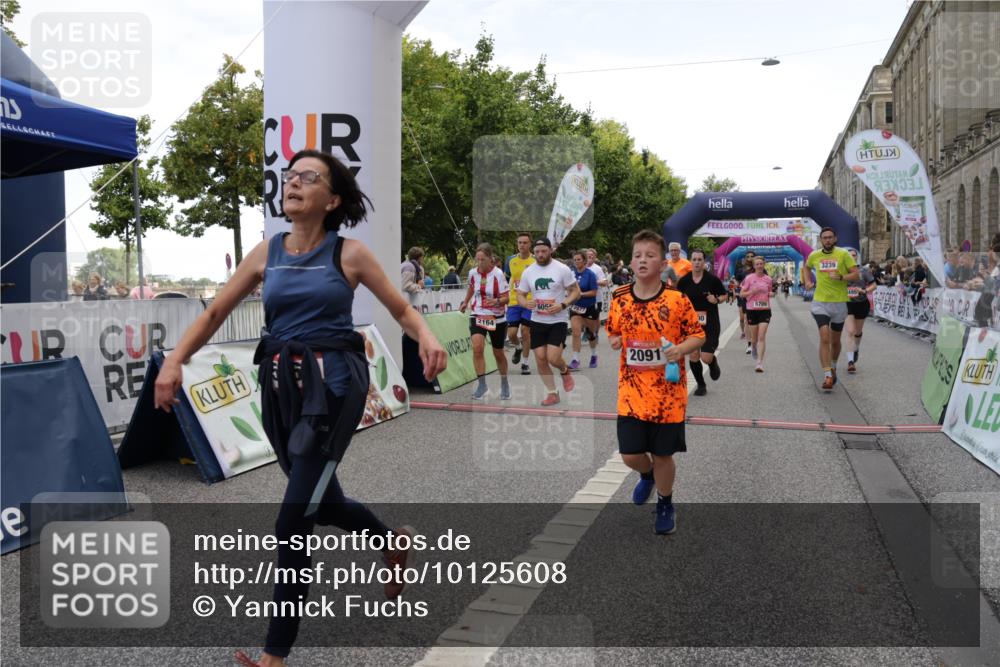 06.09.2026 - CURREX Alsterlauf Yannick Fuchs http://msf.ph/oto/10125608 06.09.2026 10:04:05 Ziel 2091, 2164, 2657, 2677, 3100, 3239, 3378, 3384, 3562, 3697, 3745, 3747, 3752, 4004, 4495, 4634, 4672, 4943, 4968, 4979, 5004, 5061, 5157, 5284, 5401, 5709, 6056, 8044, 8079 meine-sportfotos.de