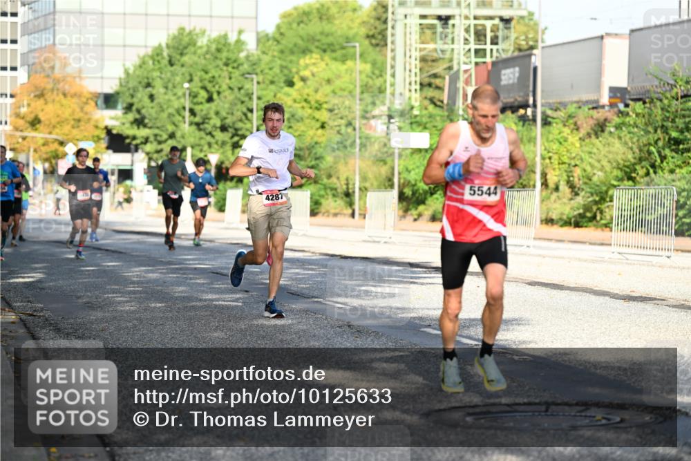 06.09.2026 - CURREX Alsterlauf Dr. Thomas Lammeyer http://msf.ph/oto/10125633 06.09.2026 09:43:43 Laufen 4287, 5544 meine-sportfotos.de