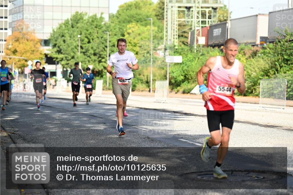 06.09.2026 - CURREX Alsterlauf Dr. Thomas Lammeyer http://msf.ph/oto/10125635 06.09.2026 09:43:43 Laufen 3432, 4287, 5544 meine-sportfotos.de