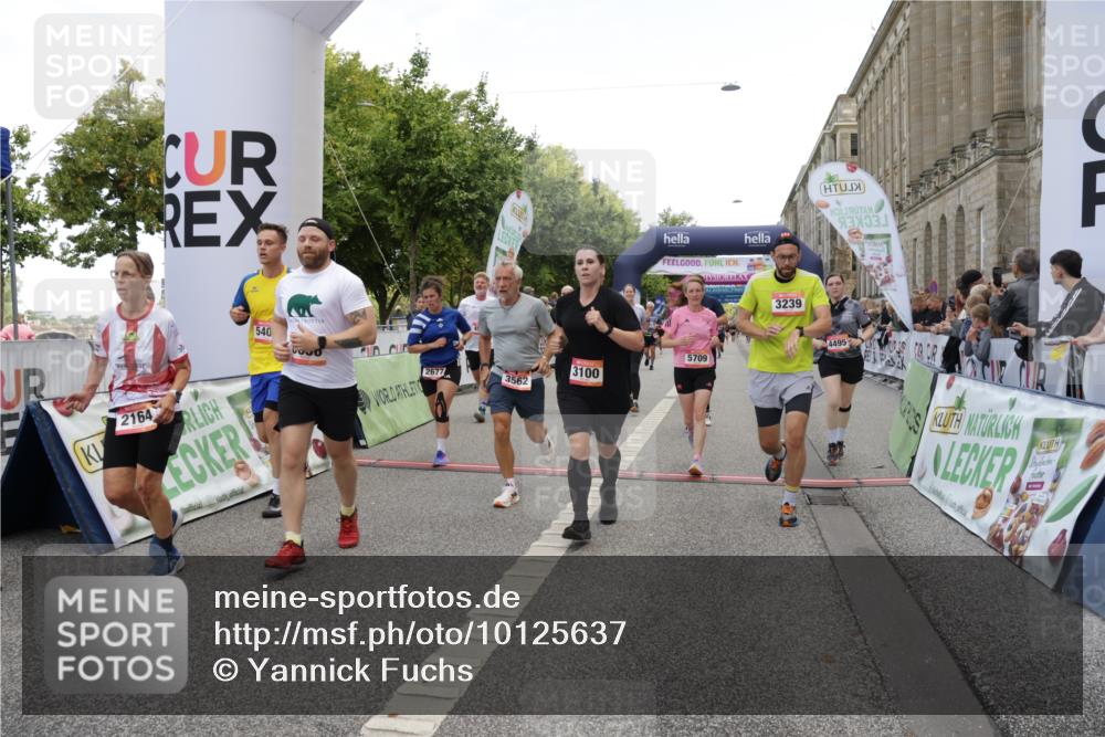 06.09.2026 - CURREX Alsterlauf Yannick Fuchs http://msf.ph/oto/10125637 06.09.2026 10:04:06 Ziel 2091, 2164, 2657, 2677, 3100, 3239, 3378, 3384, 3562, 3697, 3745, 3747, 3752, 4004, 4495, 4634, 4672, 4943, 5004, 5061, 5157, 5401, 5709, 6056, 8044 meine-sportfotos.de