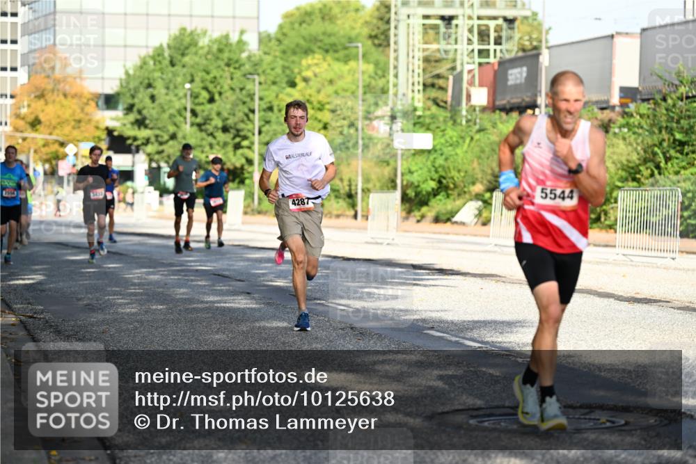 06.09.2026 - CURREX Alsterlauf Dr. Thomas Lammeyer http://msf.ph/oto/10125638 06.09.2026 09:43:44 Laufen 4287, 5544 meine-sportfotos.de