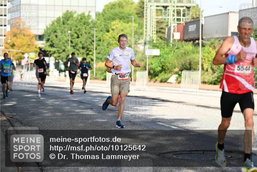 06.09.2026 - CURREX Alsterlauf Dr. Thomas Lammeyer http://msf.ph/oto/10125642 06.09.2026 09:43:44 Laufen 3432, 4287, 5544 meine-sportfotos.de