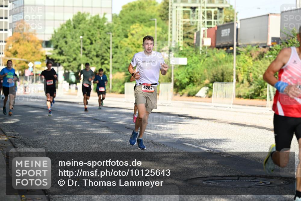 06.09.2026 - CURREX Alsterlauf Dr. Thomas Lammeyer http://msf.ph/oto/10125643 06.09.2026 09:43:44 Laufen 4287 meine-sportfotos.de