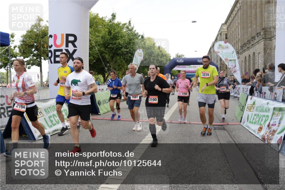 06.09.2026 - CURREX Alsterlauf Yannick Fuchs http://msf.ph/oto/10125644 06.09.2026 10:04:07 Ziel 2091, 2164, 2657, 2677, 3100, 3239, 3378, 3384, 3562, 3697, 3745, 3747, 3752, 4004, 4495, 4634, 4672, 4943, 5004, 5061, 5157, 5401, 5709, 6056, 8044, 8225 meine-sportfotos.de