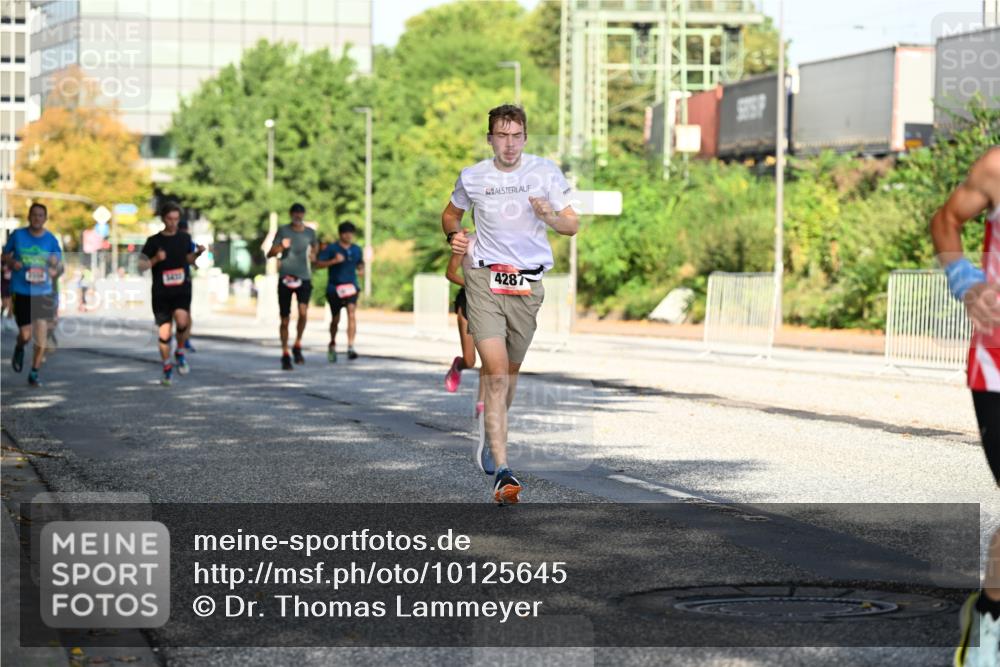 06.09.2026 - CURREX Alsterlauf Dr. Thomas Lammeyer http://msf.ph/oto/10125645 06.09.2026 09:43:44 Laufen 1432, 4287 meine-sportfotos.de