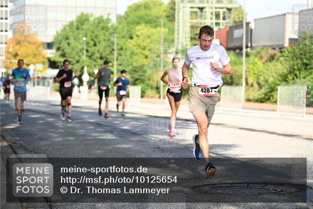06.09.2026 - CURREX Alsterlauf Dr. Thomas Lammeyer http://msf.ph/oto/10125654 06.09.2026 09:43:45 Laufen 5430, 4287 meine-sportfotos.de